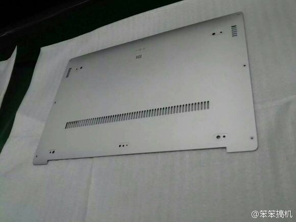 小米筆記本？看樣子面板是鋁模具